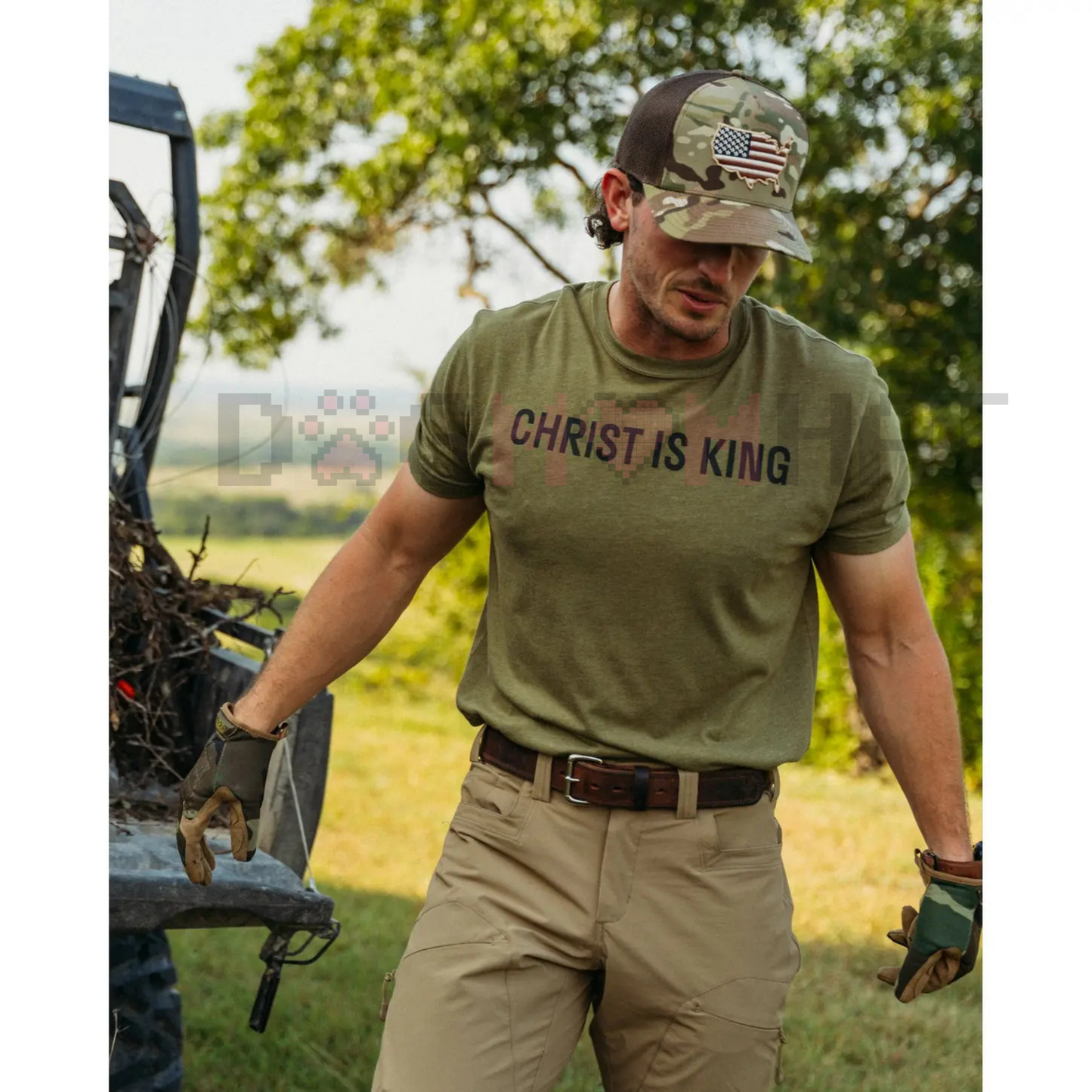 “Christ Is King” Unisex Christian Tee – Faith Apparel